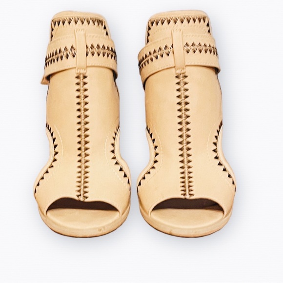 MAKE ANY OFFER! Very Volatile Odette Faux Leather Slingback Stack Heeled Sandals - Picture 4 of 6